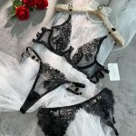 Style Vintage Gemstone Embroidered Push-Up Bra for Women - Image 6