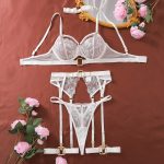 Sexy Lingerie Set with Metal Buckle, 5-Piece Bra Set - Image 5